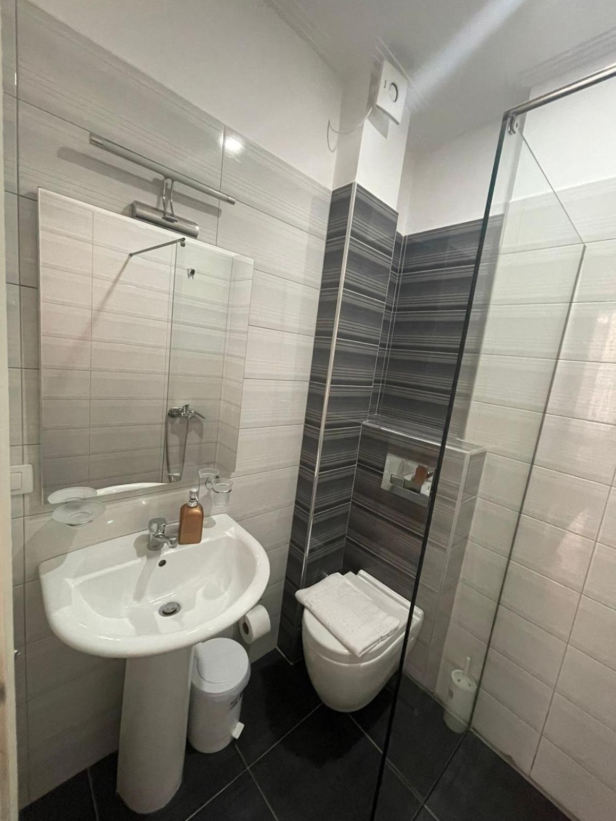 Seaside Apartmens Саранда Екстер'єр фото